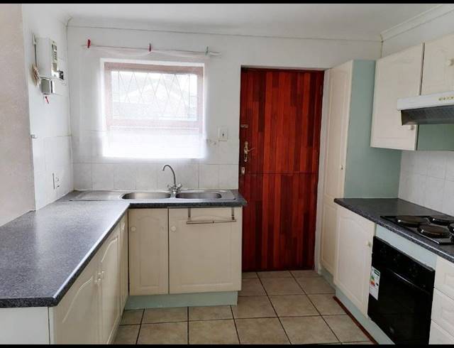 2 BEDROOM TOWNHOUSE RENTED IN SUMMERSTRAND